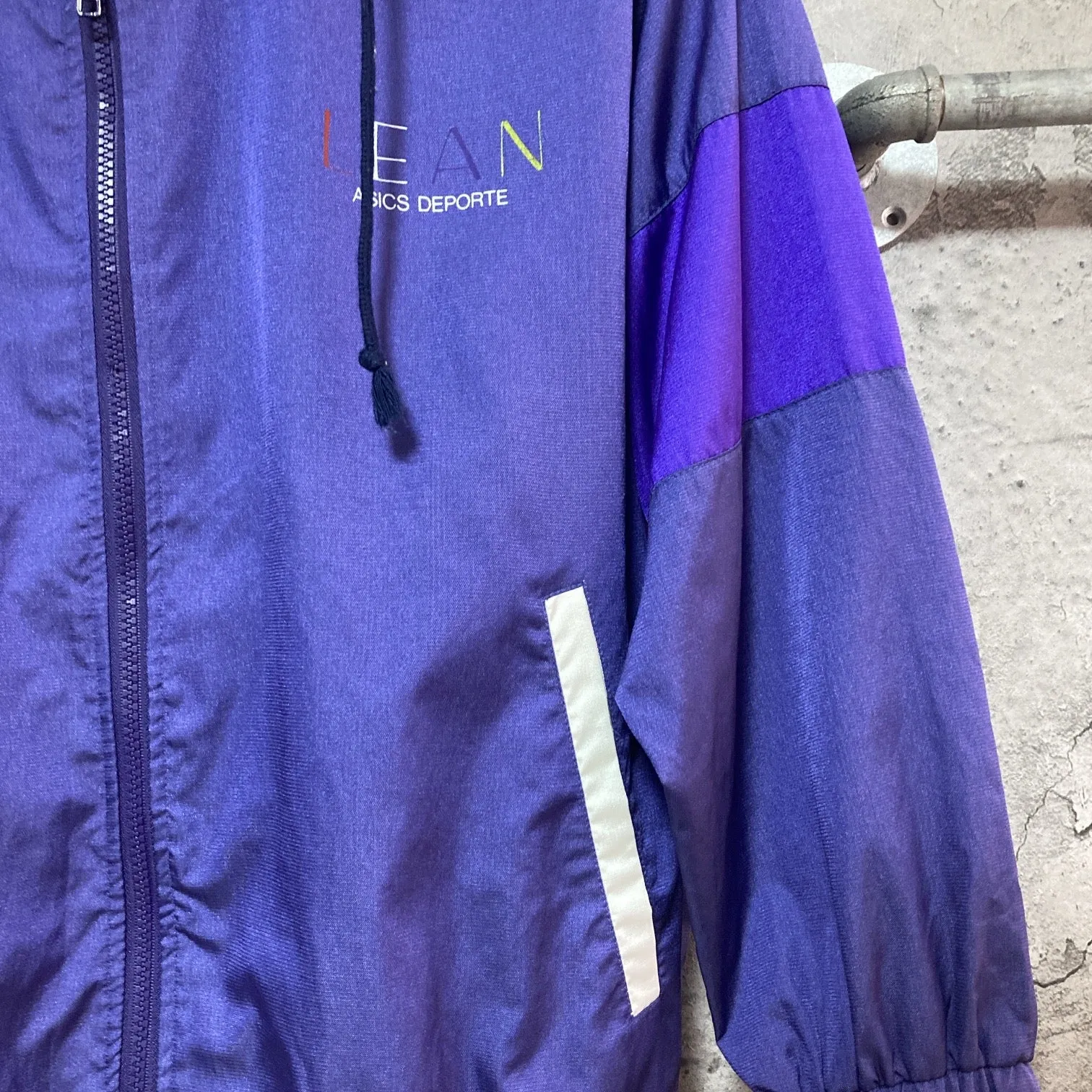 asymmetry design nylon jacket asics lean purple