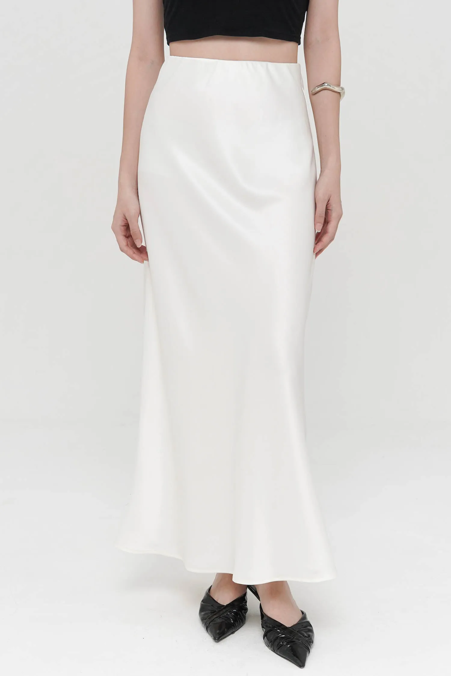 Betsy Satin Maxi Skirt In Broken White