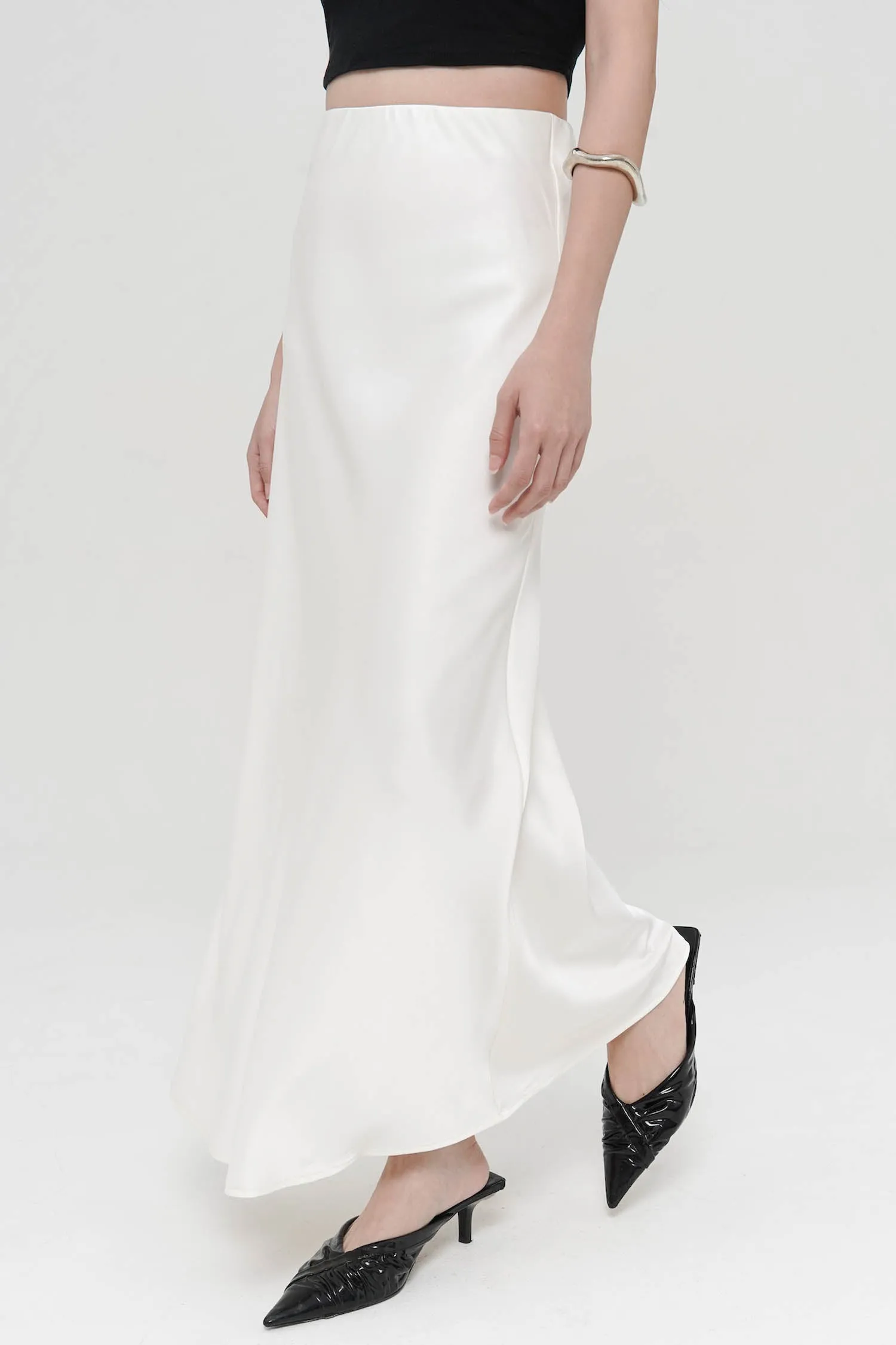 Betsy Satin Maxi Skirt In Broken White
