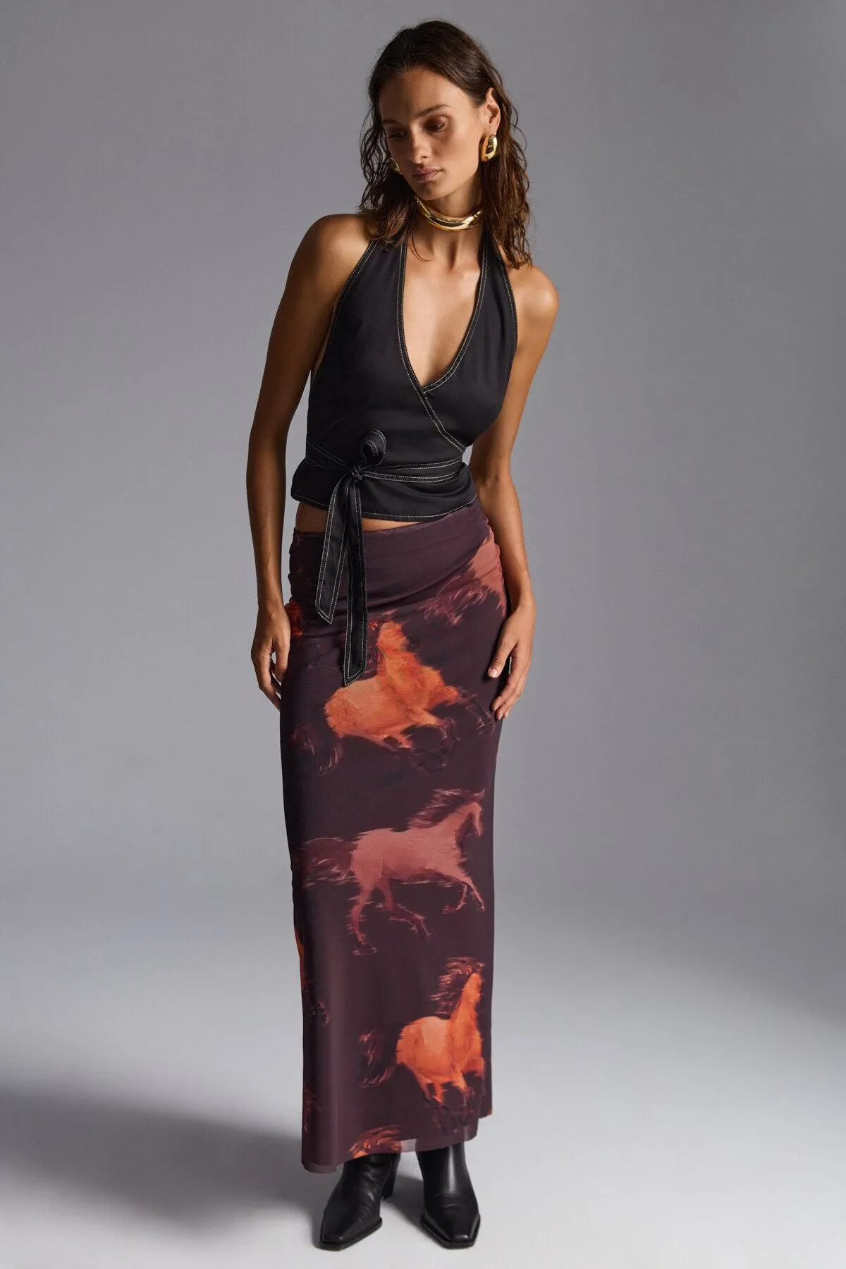 Beulah woman maxi length slim fit waist tulle batik patterned skirt with patterned patterned
