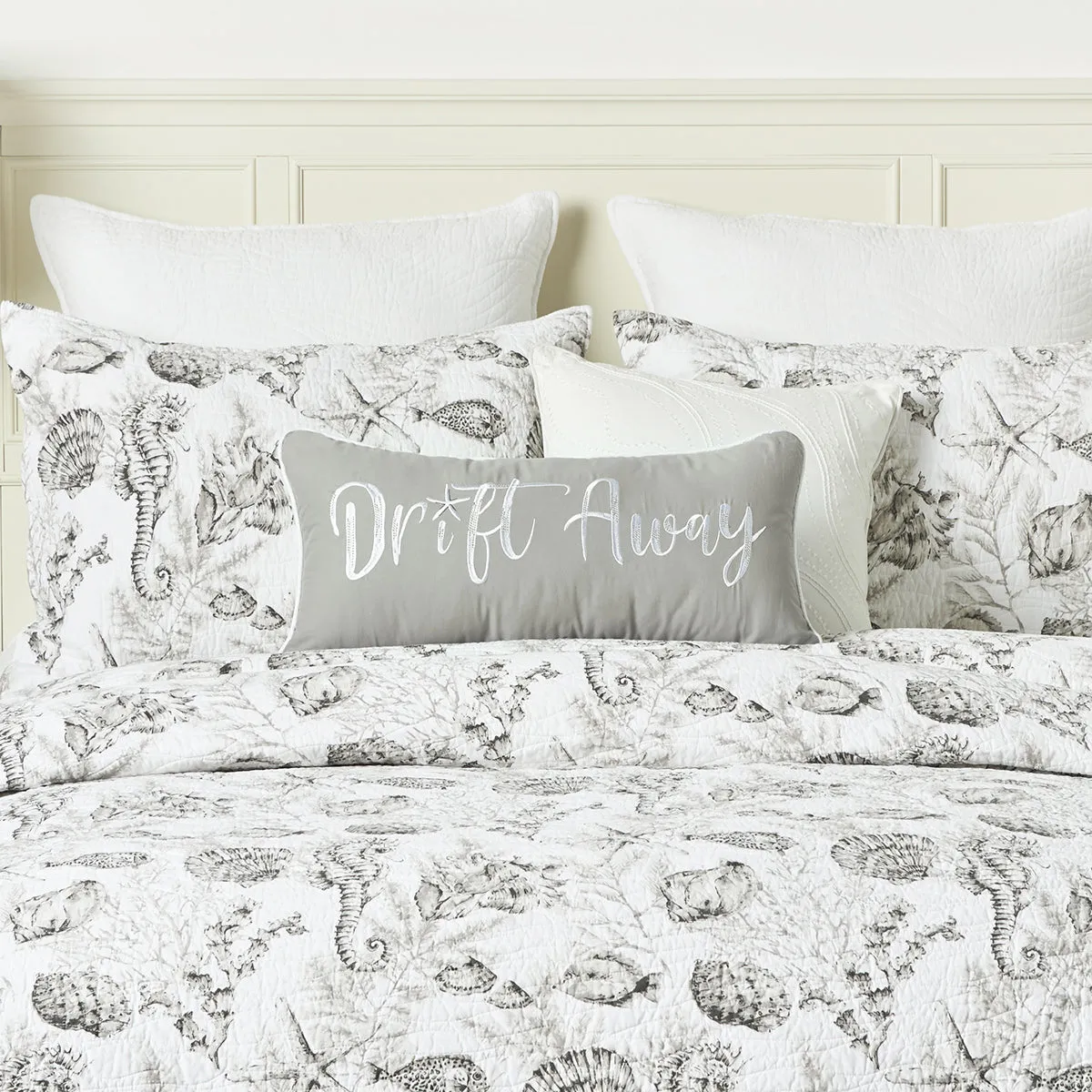 Fenwick Isle Quilt Set