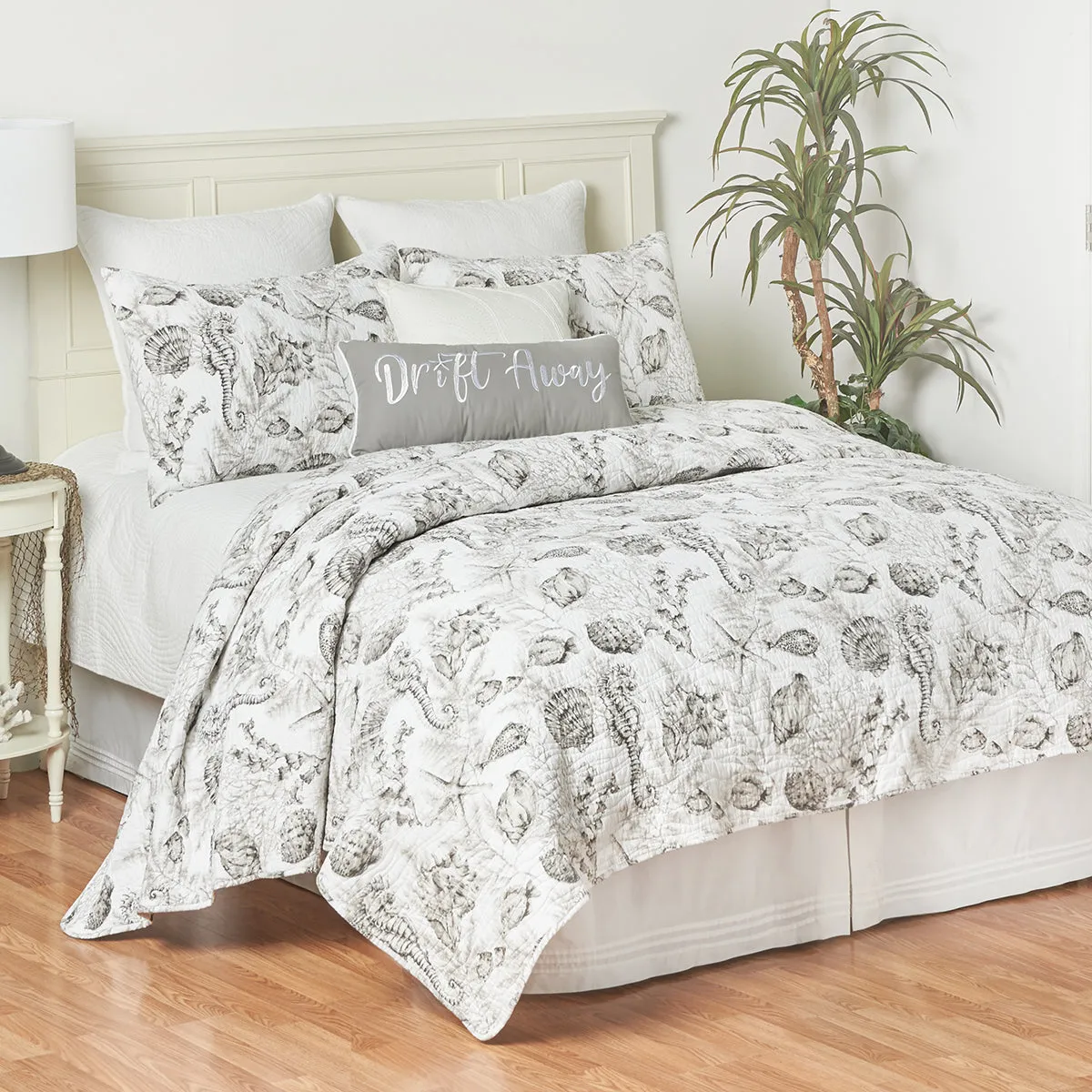 Fenwick Isle Quilt Set
