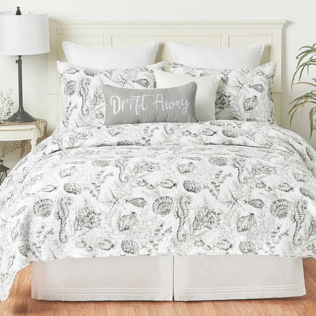 Fenwick Isle Quilt Set