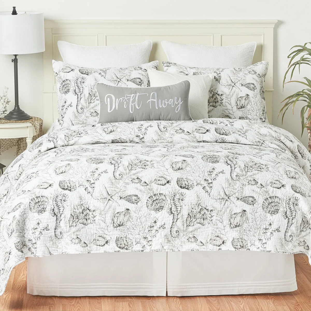 Fenwick Isle Quilt Set