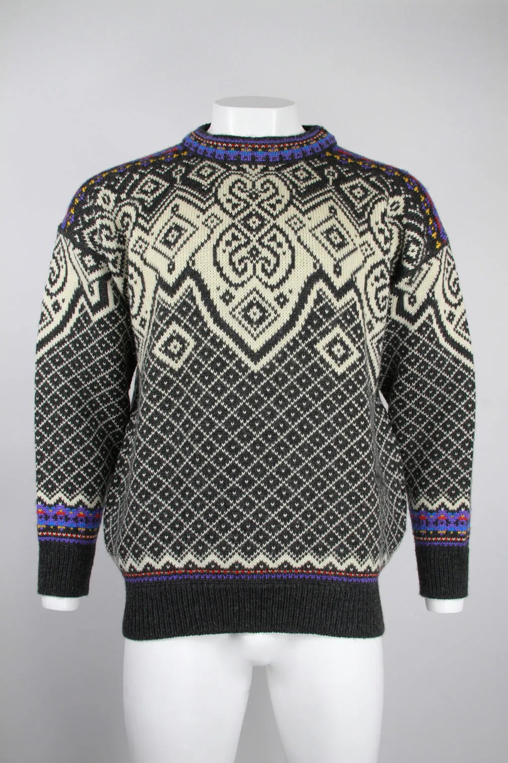 Men's Norwegian style jumper by Dale of Norway contrasting trims - XL