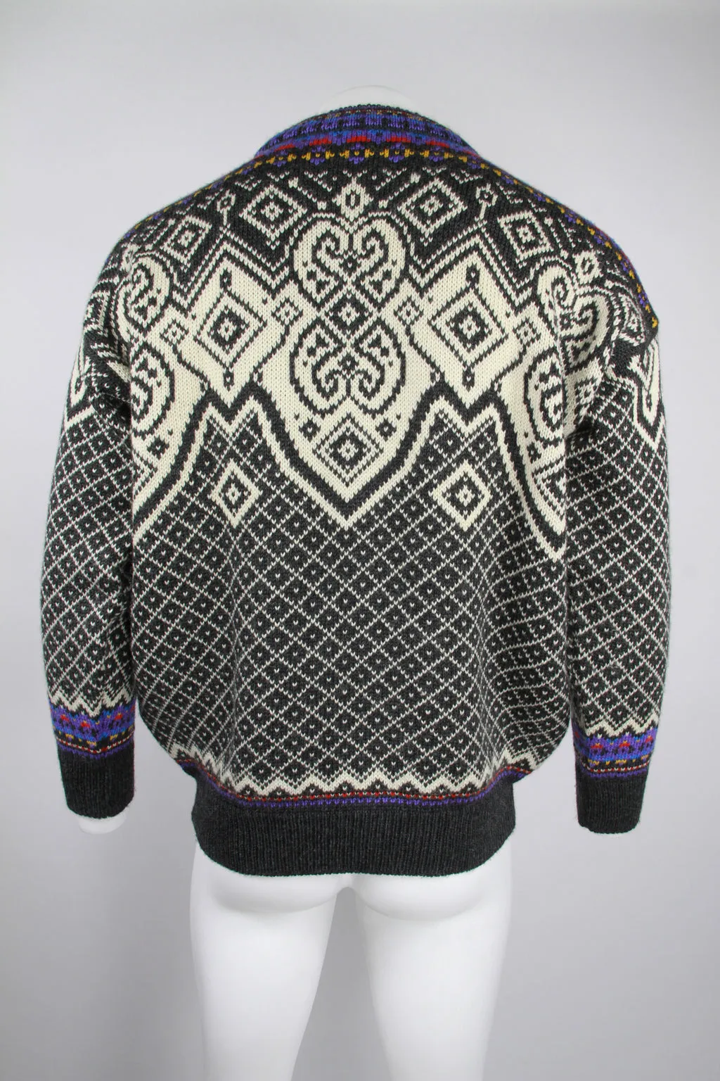 Men's Norwegian style jumper by Dale of Norway contrasting trims - XL