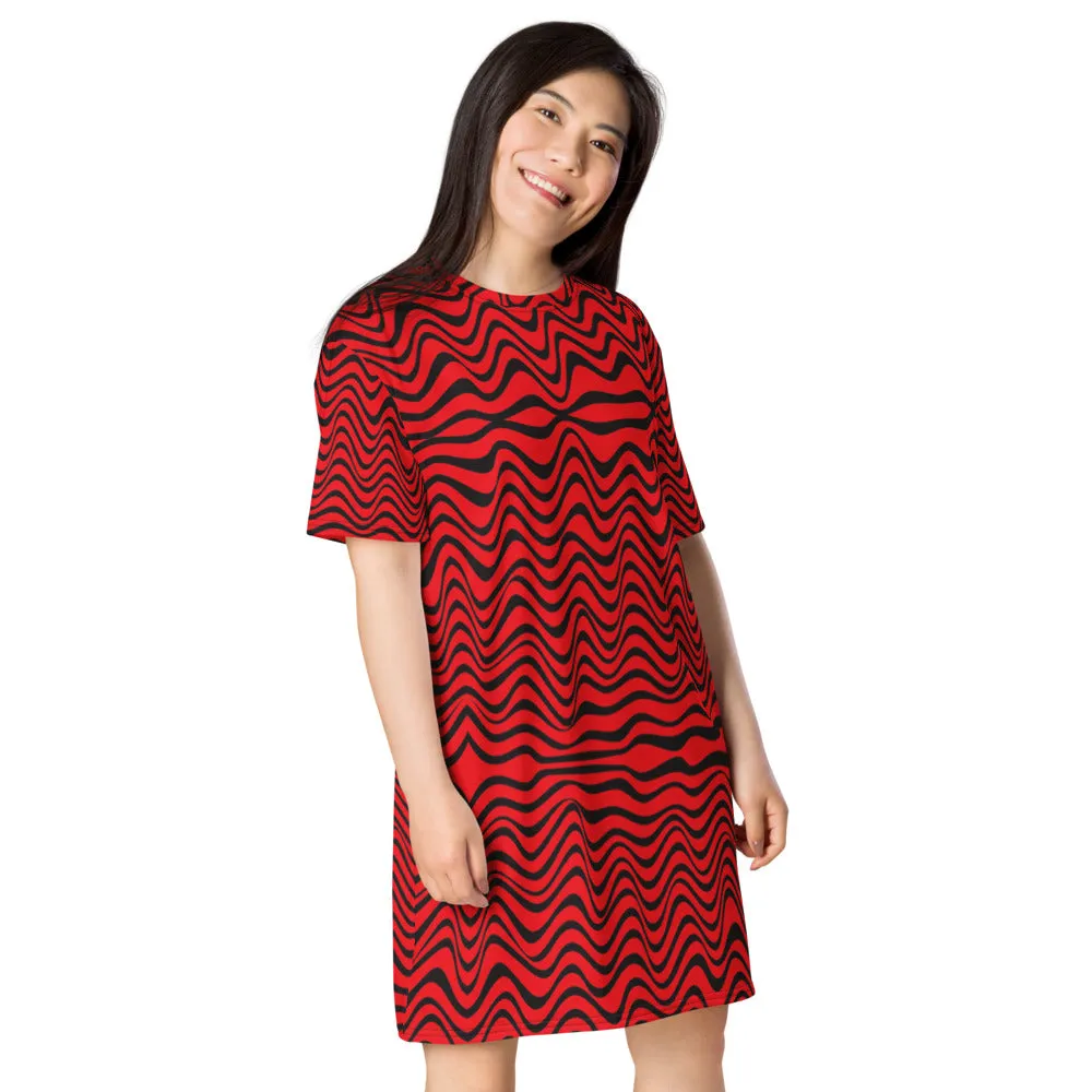 Red Black Wavy T-Shirt Dress, Abstract Waves Women's Short Sleeves Designer Dress-Made in USA/EU