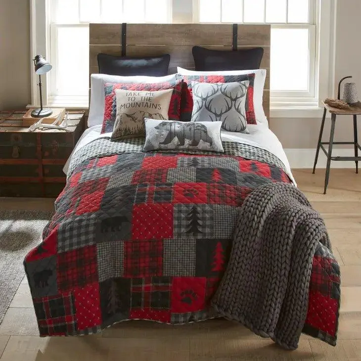Reversible Red Bear Quilt Set