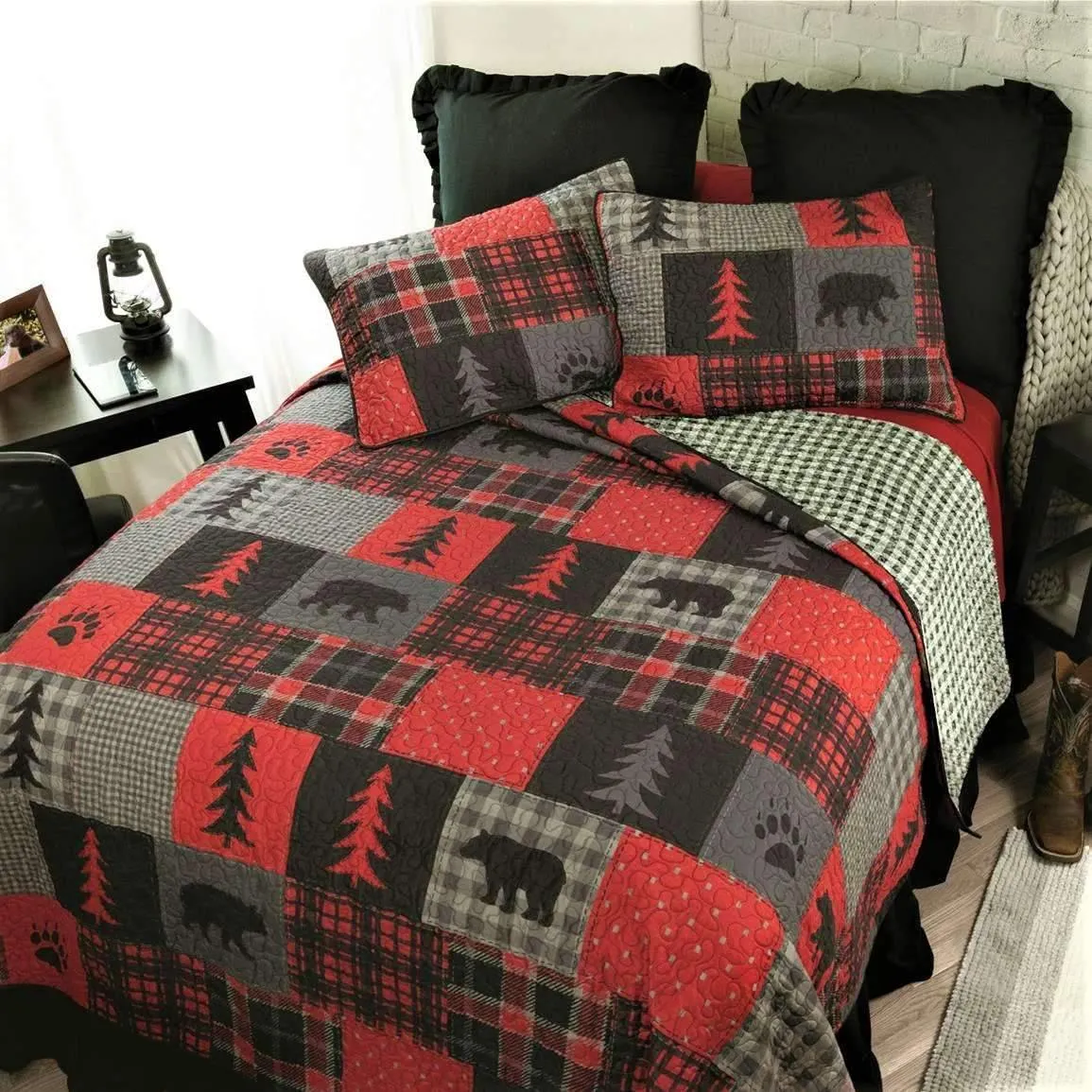 Reversible Red Bear Quilt Set
