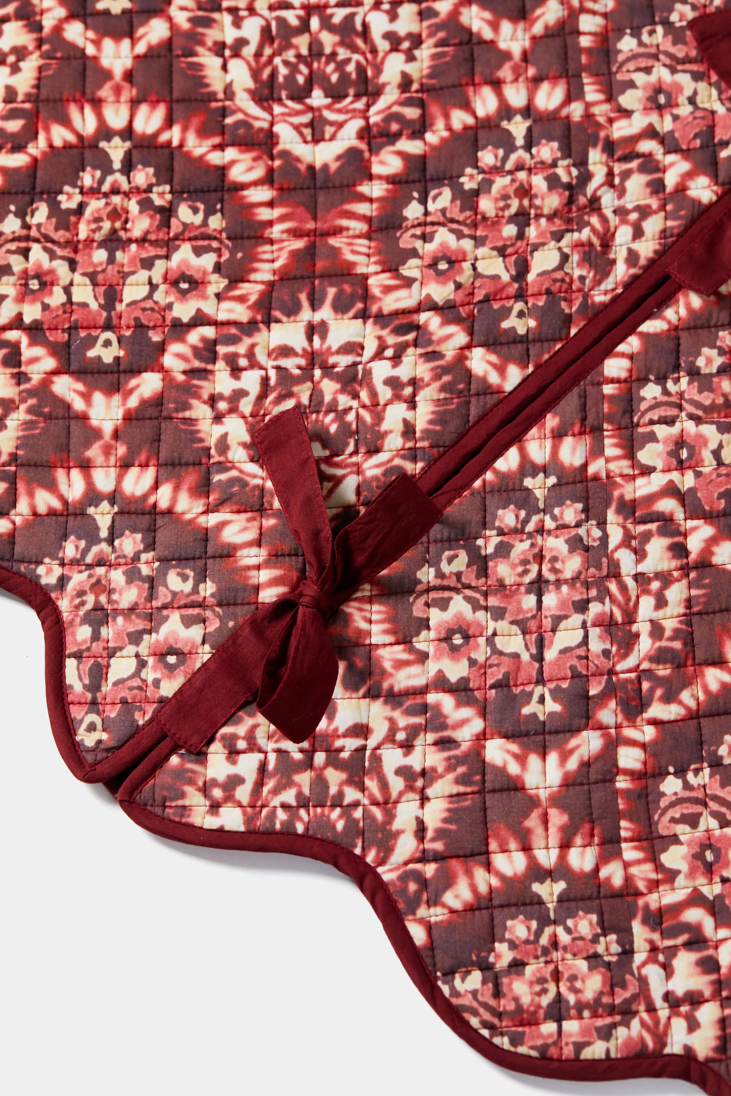 Scarlet Damask Quilted Tree Skirt