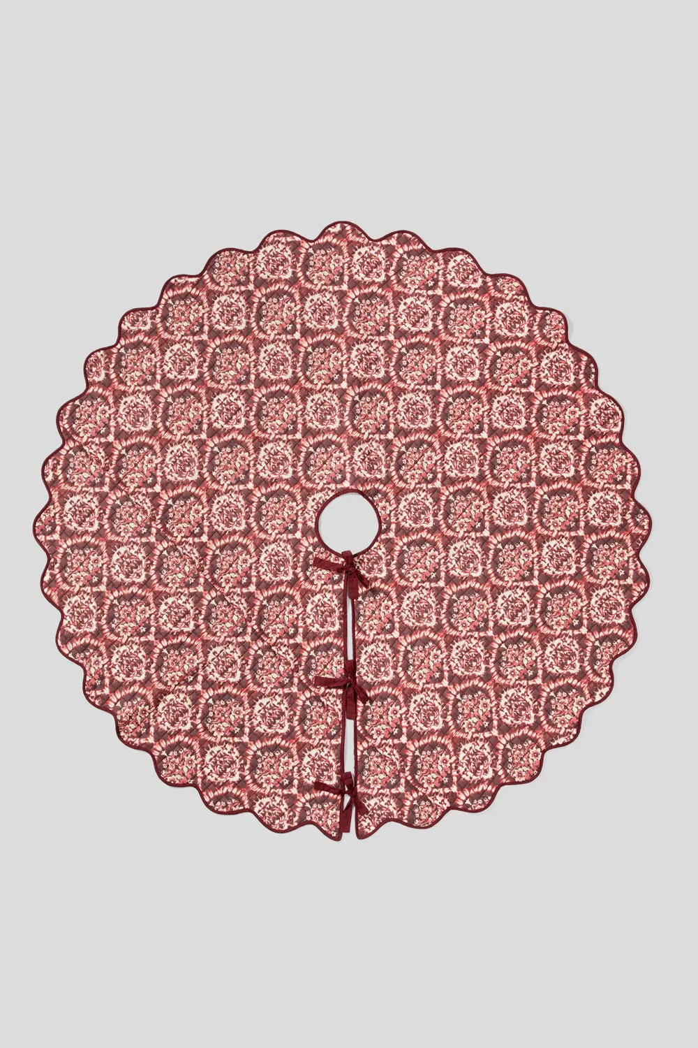 Scarlet Damask Quilted Tree Skirt
