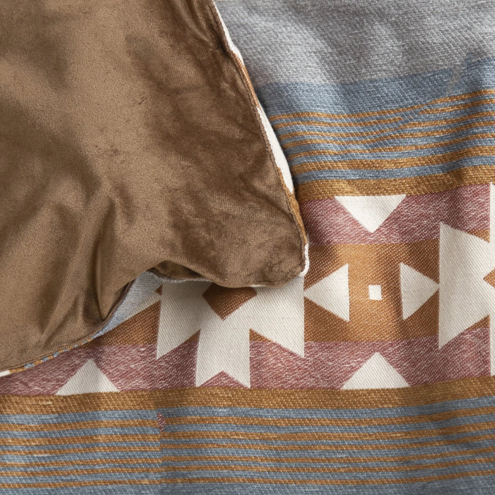 Stone River Southwestern Bedding