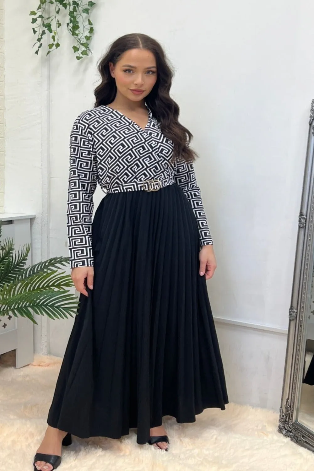 WHITE GREEK KEY PATTERN PLEATED SKIRT MAXI DRESS